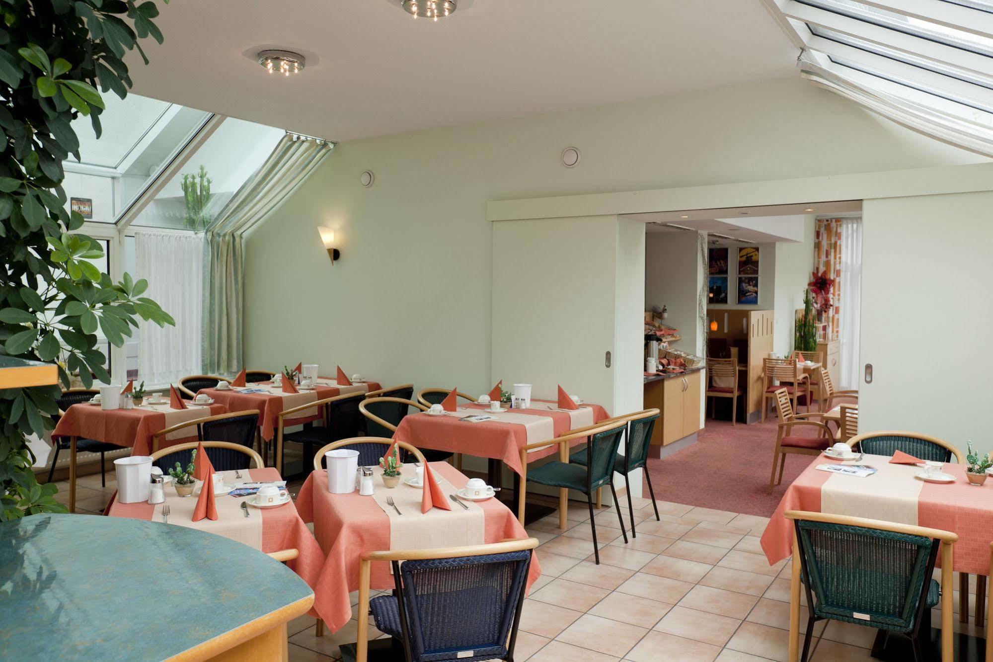 Hotel Moehringer Hof 3*